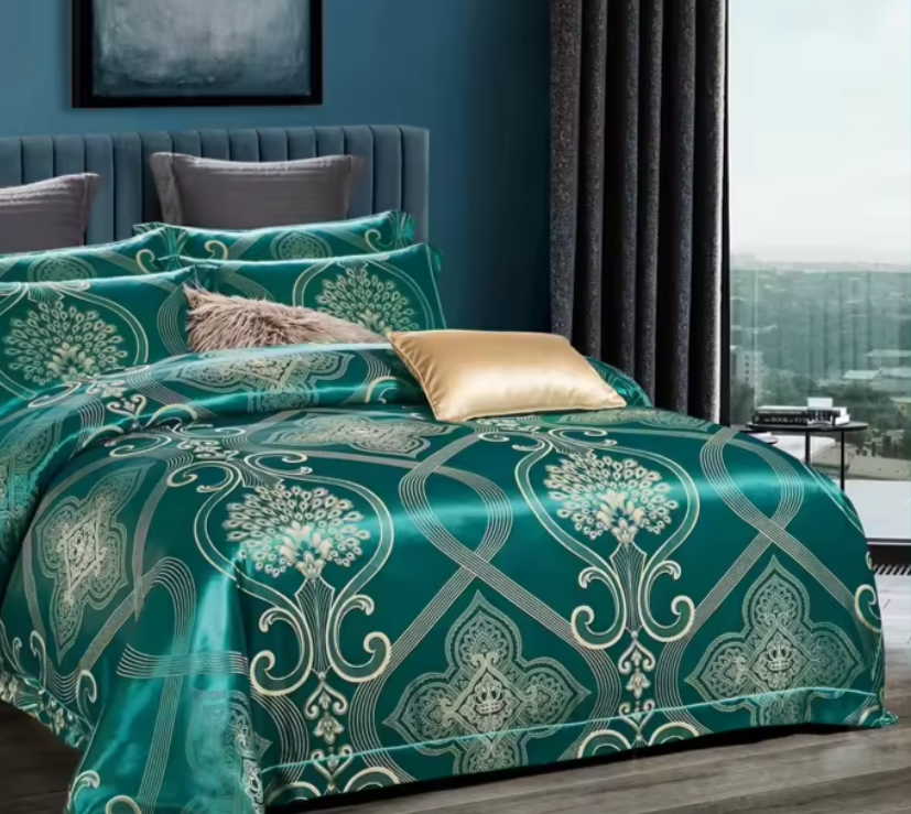 Luxury Quilted Bedding Polyester Comforter Sets Jacquard Bedding Sets